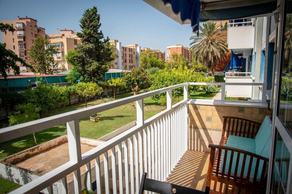 Piso Con Jardin Lägenhet Málaga Exteriör bild